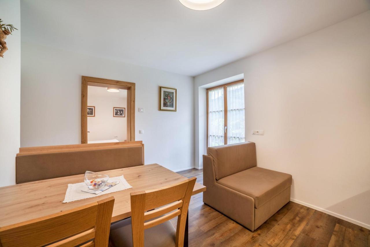 Parigger Apt Lavendel Racines Exterior foto